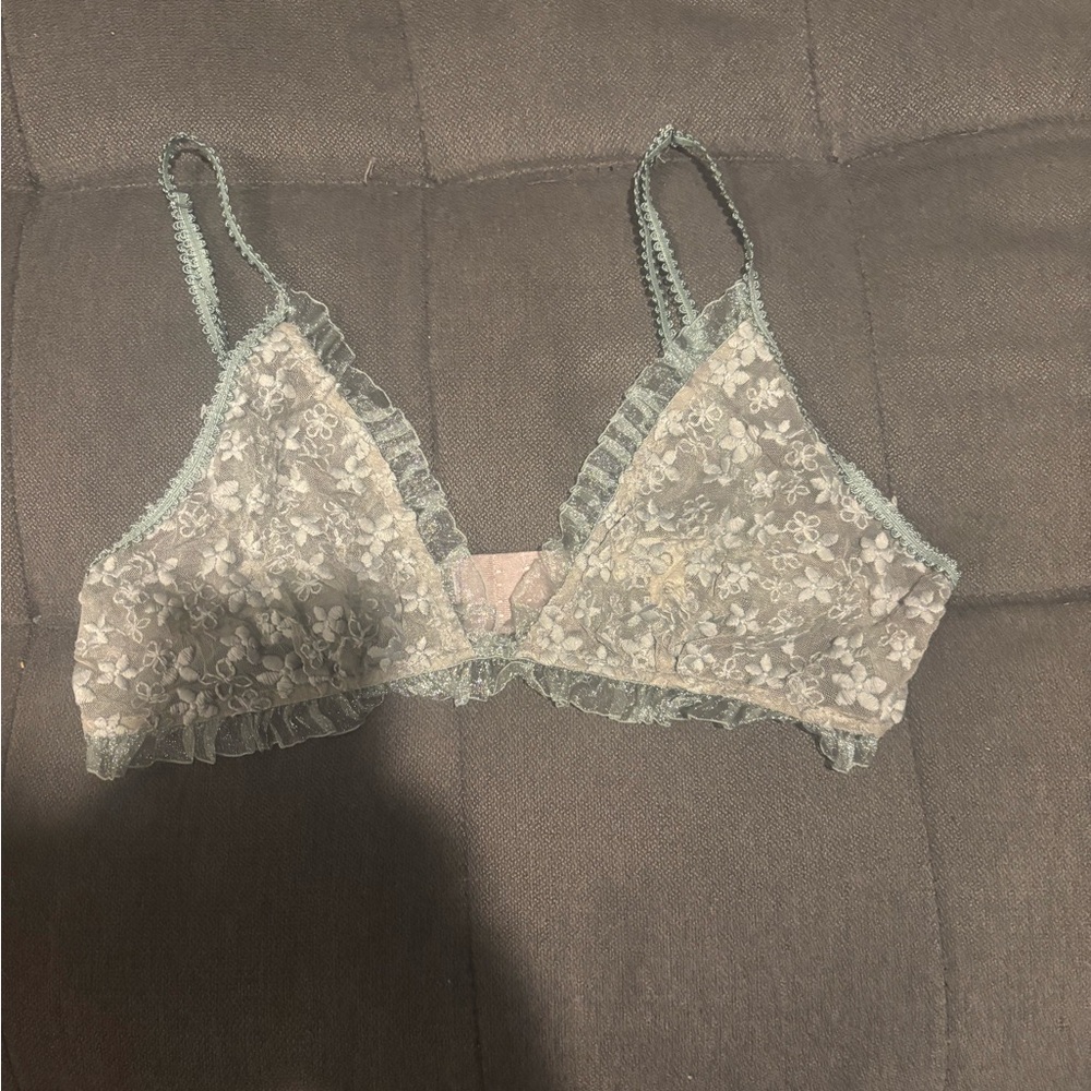 NWOT POL Floral Lace Bralette - Light Gray